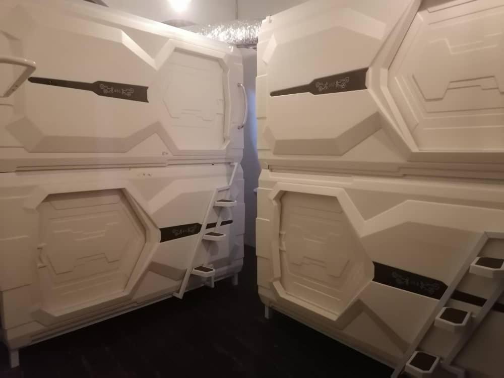 Vspace Capsule & Cafe Hotel 2*